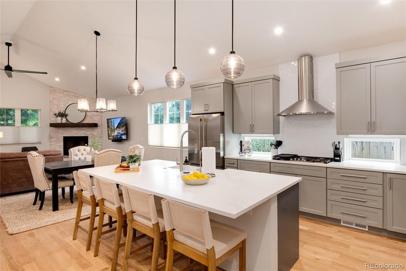 4711 S Logan St, Englewood, CO 80113
