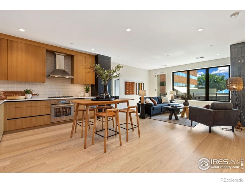 205 6th St #304, Loveland, CO 80537