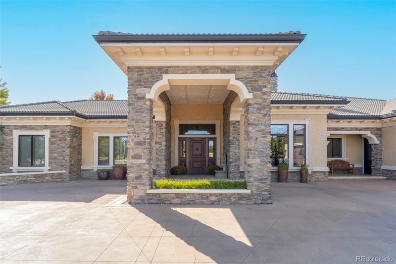 8833 Portico Ln, Longmont, CO 80503