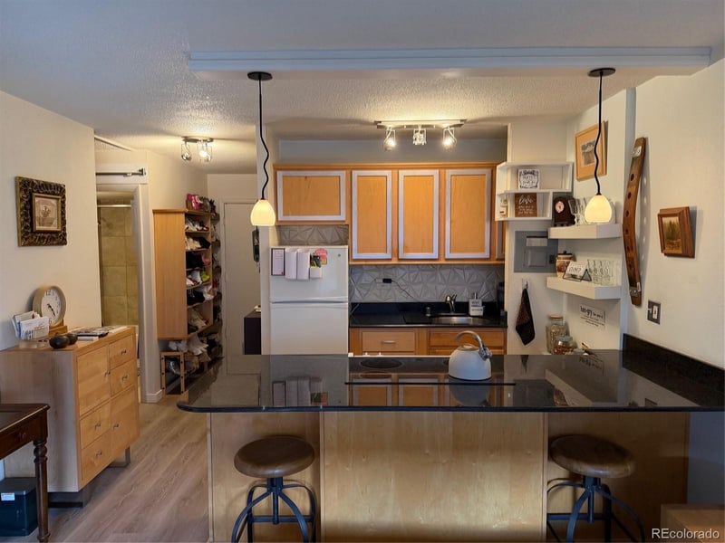 909 Logan St #6D, Denver, CO 80203
