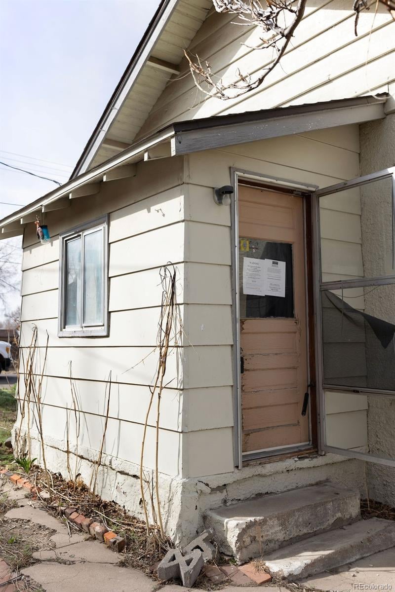 513 W 5th St, La Junta, CO 81050