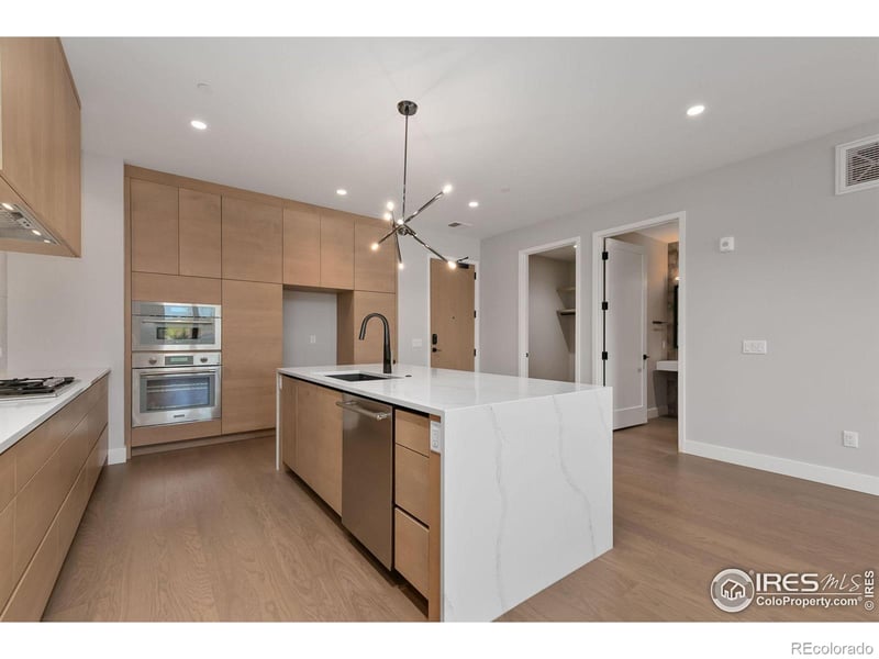 205 6th St #302, Loveland, CO 80537