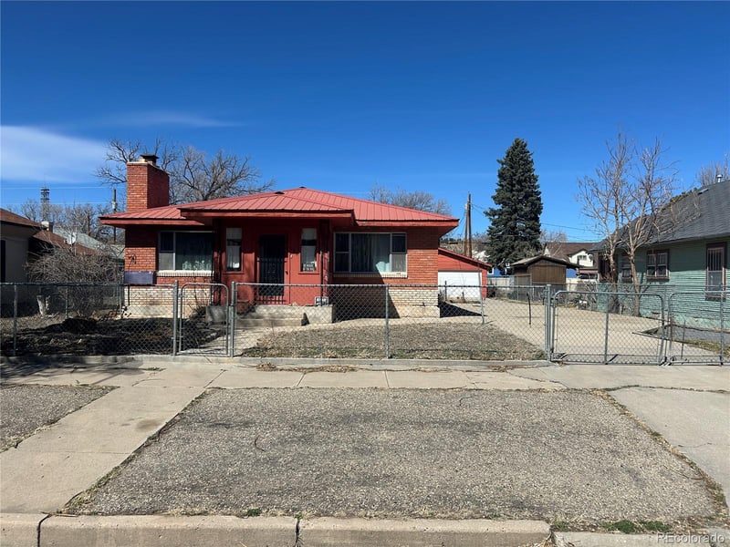 226 7th St, Walsenburg, CO 81089