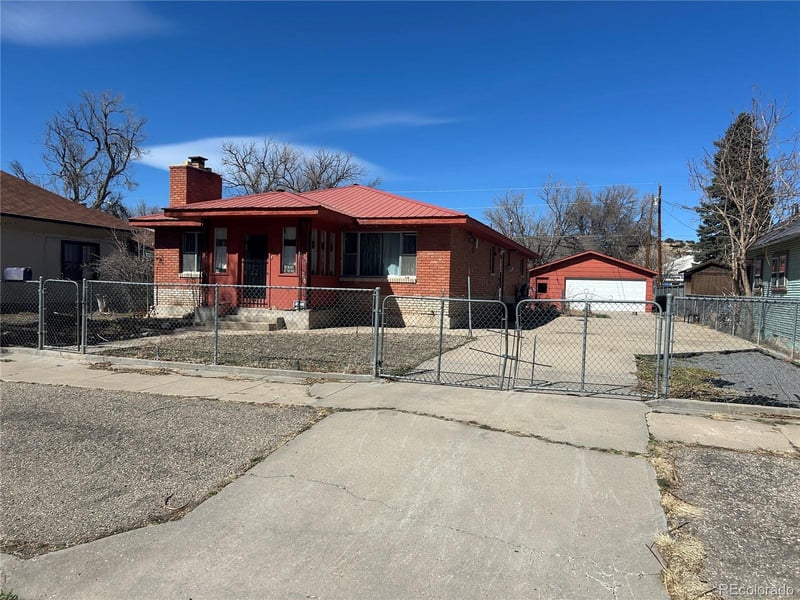226 7th St, Walsenburg, CO 81089