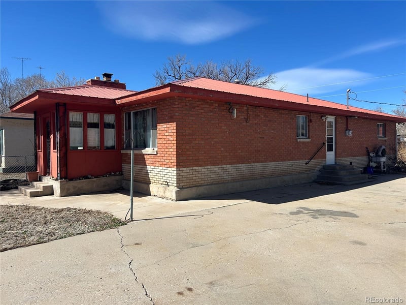 226 7th St, Walsenburg, CO 81089