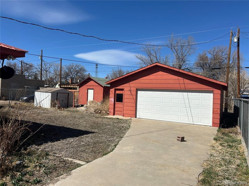 226 7th St, Walsenburg, CO 81089