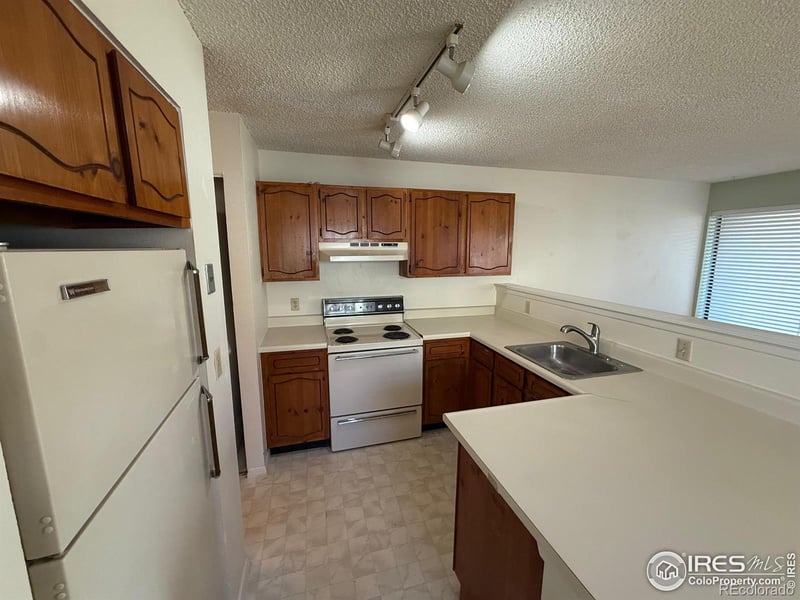 8044 Countryside Pk #220, Longmont, CO 80503
