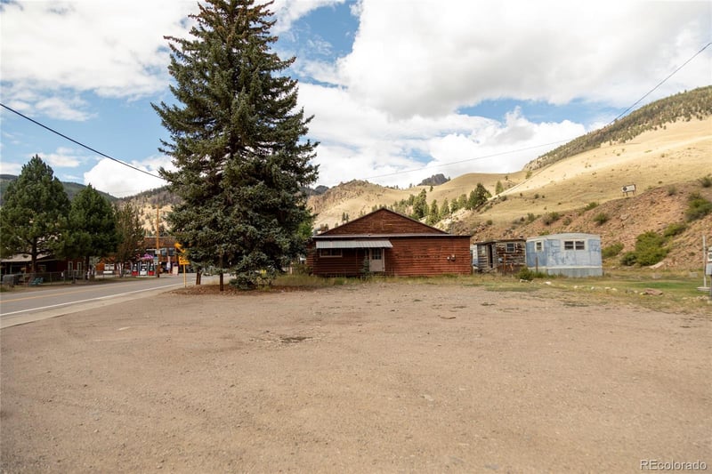 704 La Garita St, Creede, CO 81130