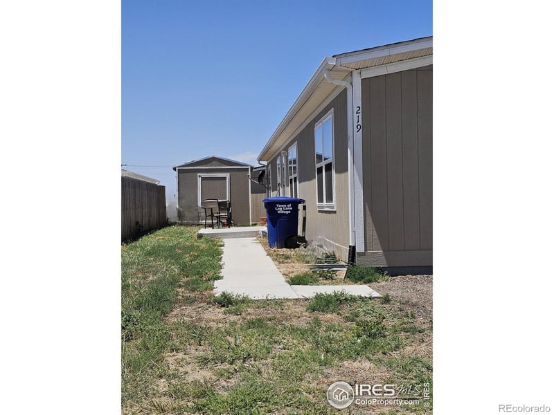 219 Larch Dr, Log Lane Village, CO 80705