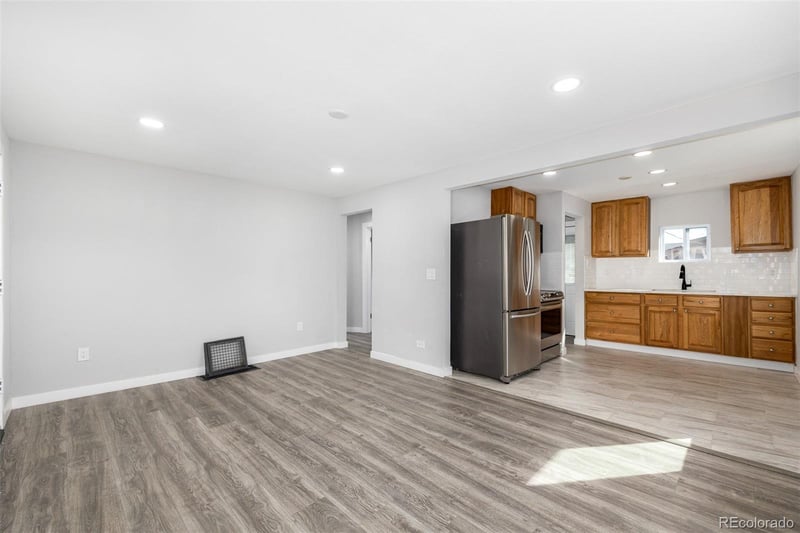 832 Dahlia St, Denver, CO 80220