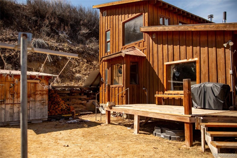 407 S Loma St, Creede, CO 81130