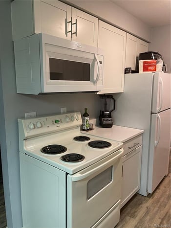561 E Geneva St N #103, Aurora, CO 80010