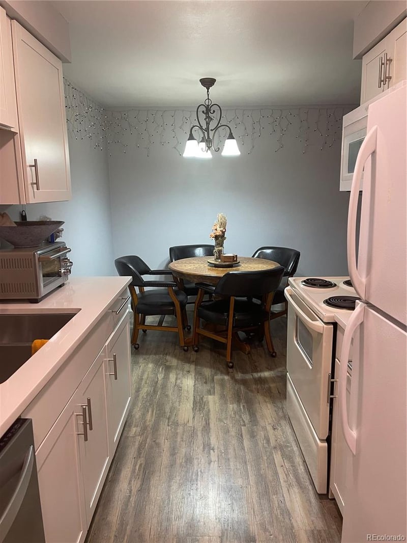 561 Geneva St #103, Aurora, CO 80010