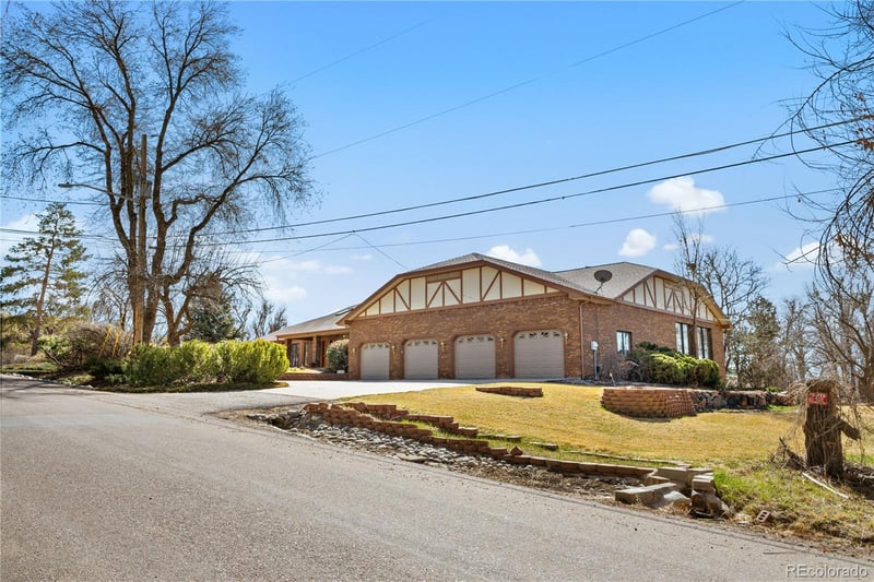 6980 Oak St, Arvada, CO 80004