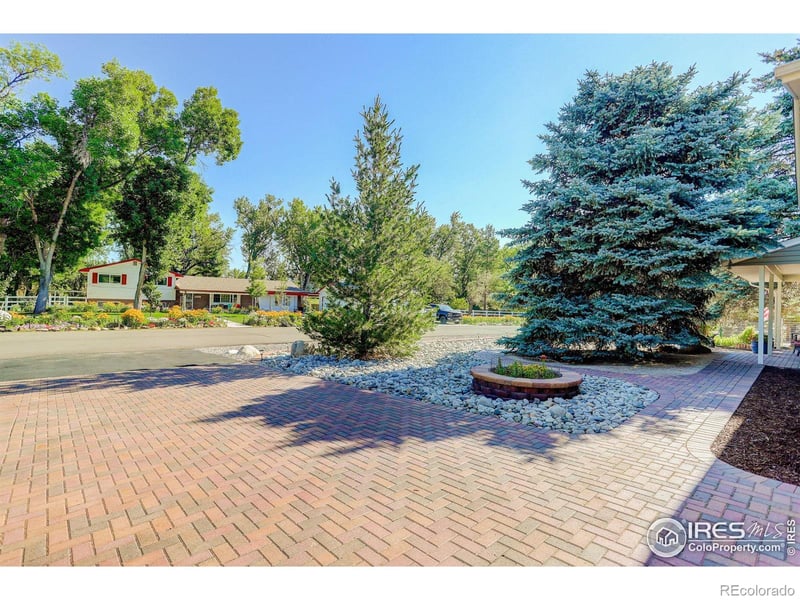 9852 Zephyr Dr, Broomfield, CO 80021