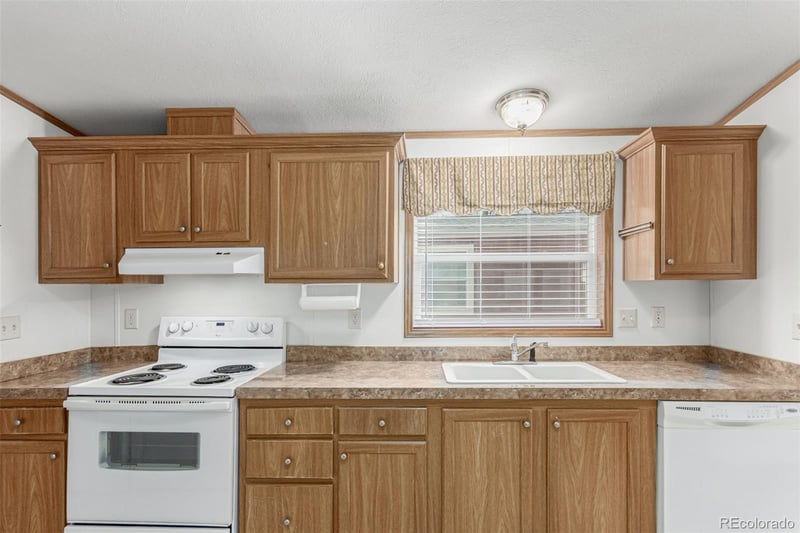 6705 S Santa Fe Dr Lot 43, Littleton, CO 80120
