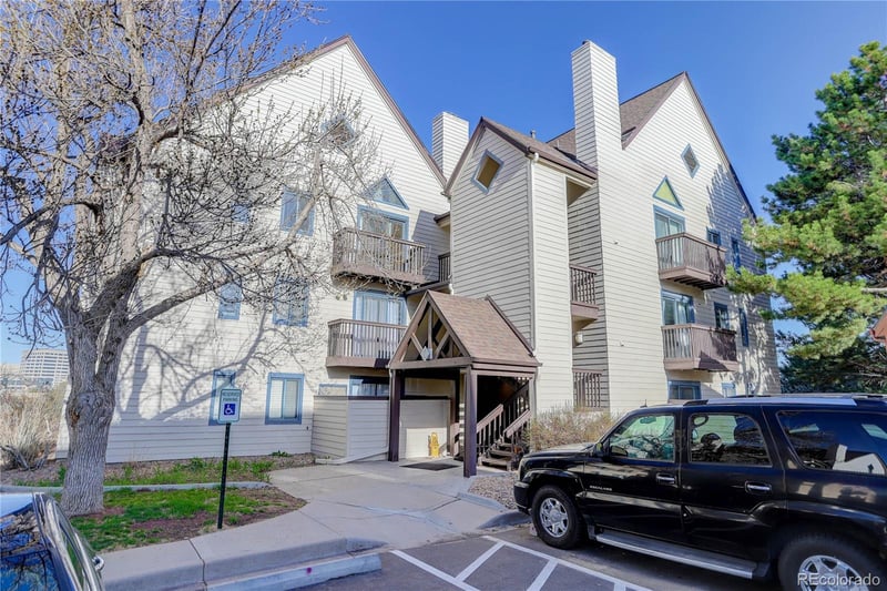 6380 S Boston St #111, Greenwood Village, CO 80111