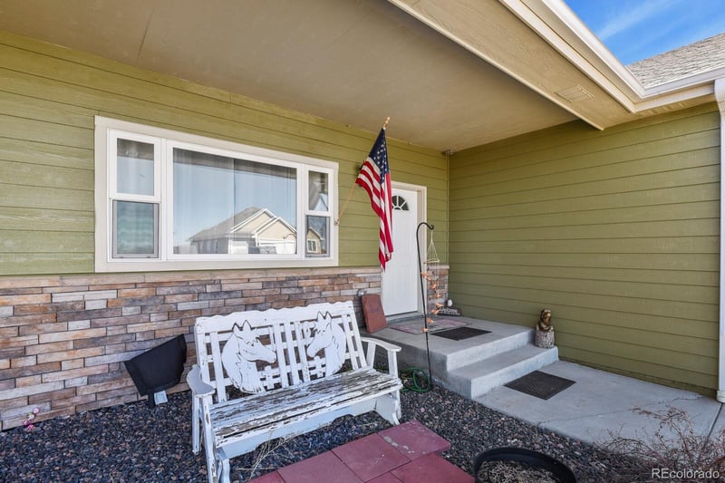 1010 Viewridge Rd, Bennett, CO 80102