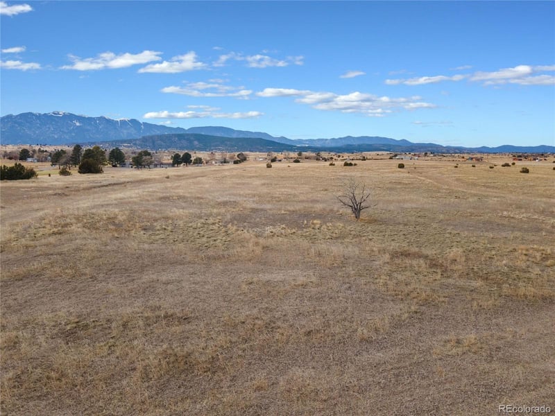 1122 Little Snake Dr, Colorado City, CO 81019