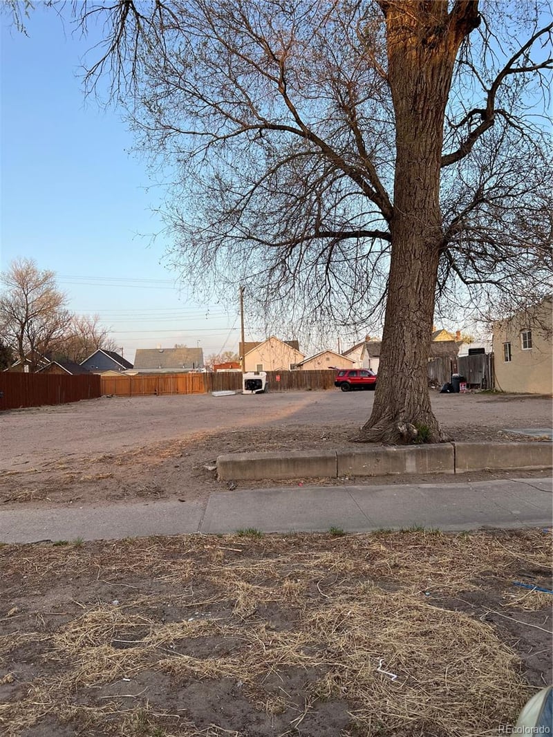 1220 E Abriendo Ave, Pueblo, CO 81004