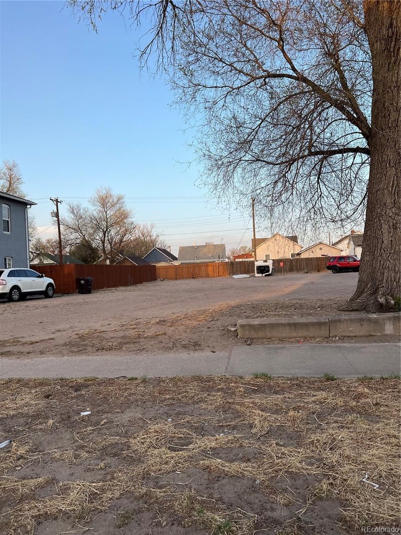1220 E Abriendo Ave, Pueblo, CO 81004