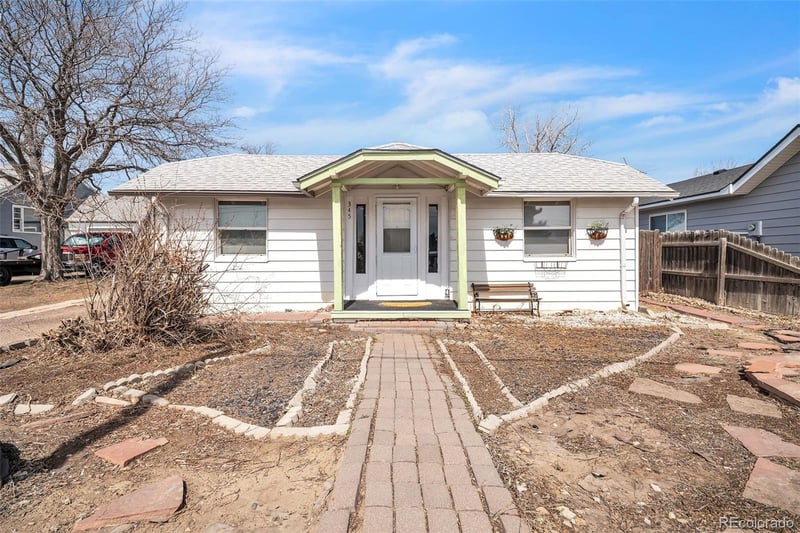 345 E Woodward Ave, Keenesburg, CO 80643