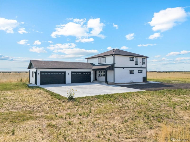 49601 E 56th Ave, Bennett, CO 80102