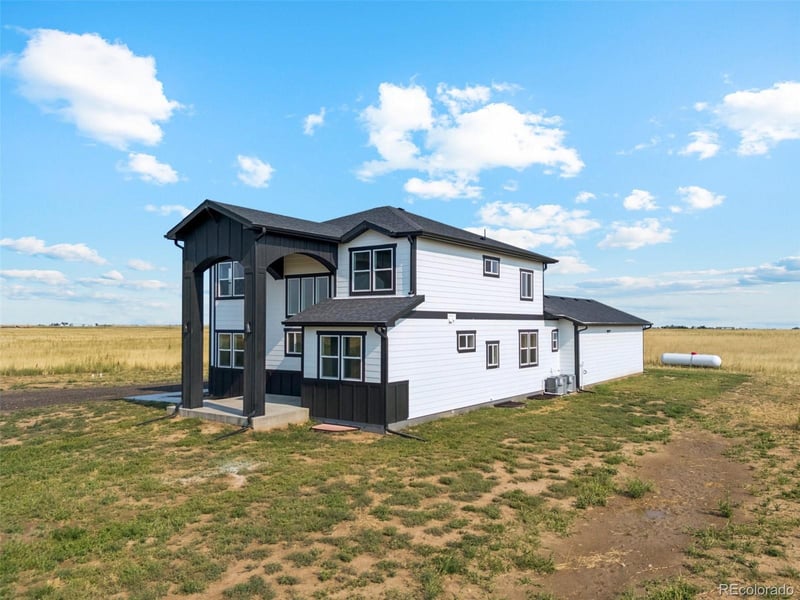 49601 E 56th Ave, Bennett, CO 80102