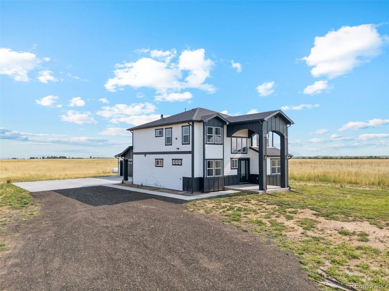 49601 E 56th Ave, Bennett, CO 80102