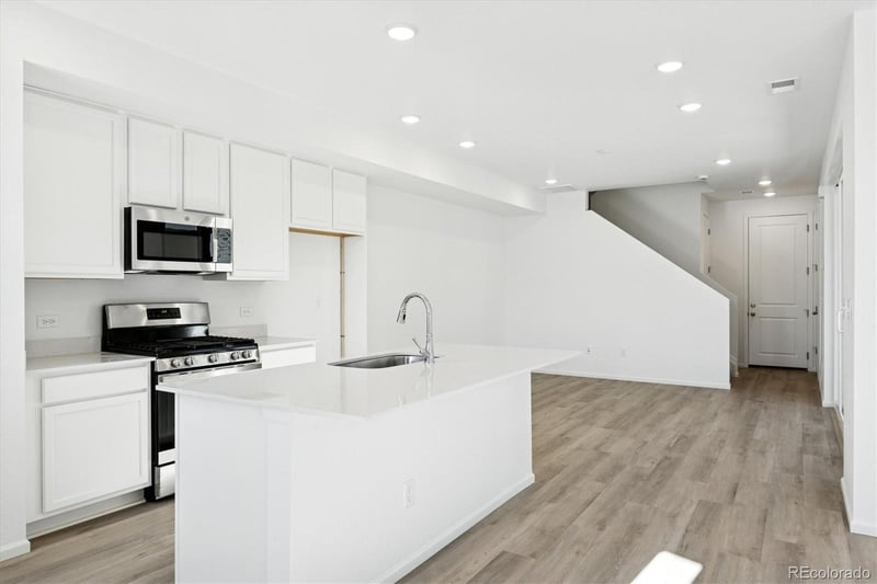 17095 Alameda Pw, Aurora, CO 80017