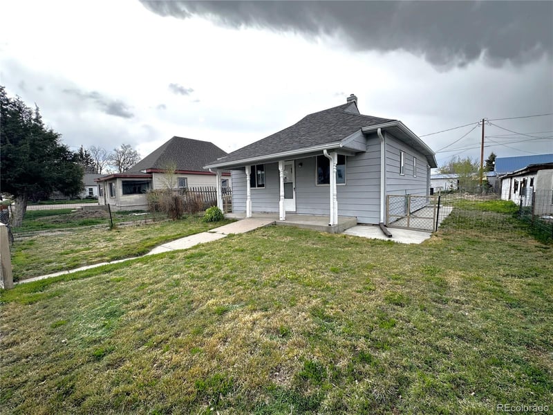 672 4th St, Limon, CO 80828