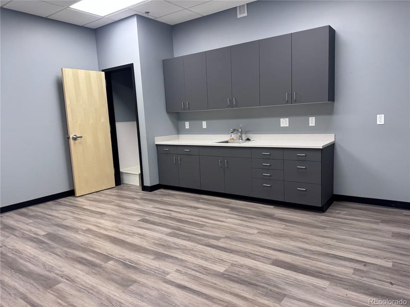 6101 Washington St, Denver, CO 80216