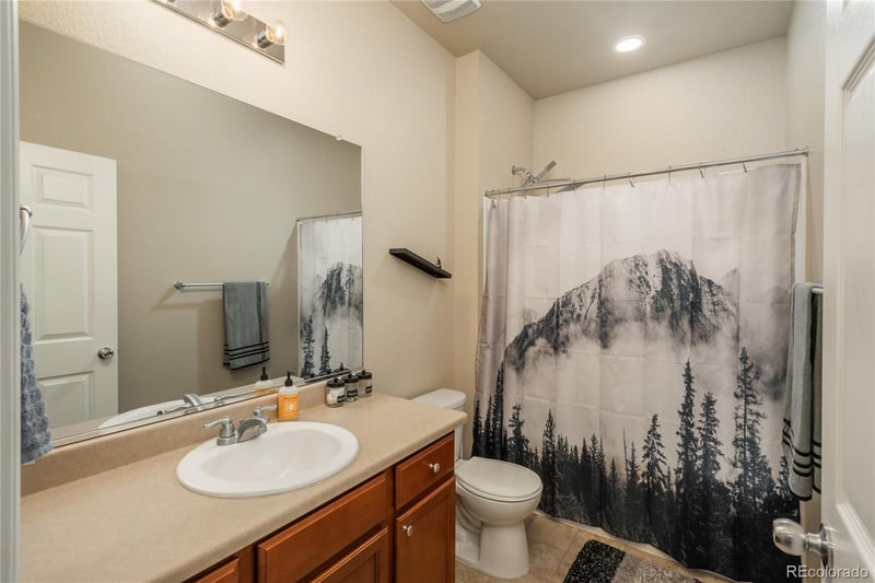 6434 Ensenada Ct, Aurora, CO 80019