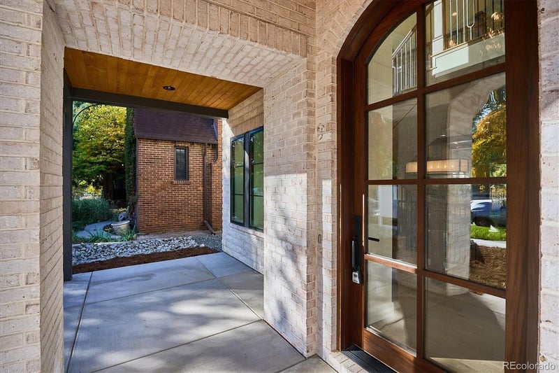 1679 Bellaire St, Denver, CO 80220