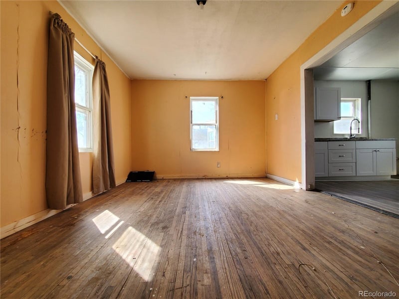 102 12th St, Lamar, CO 81052