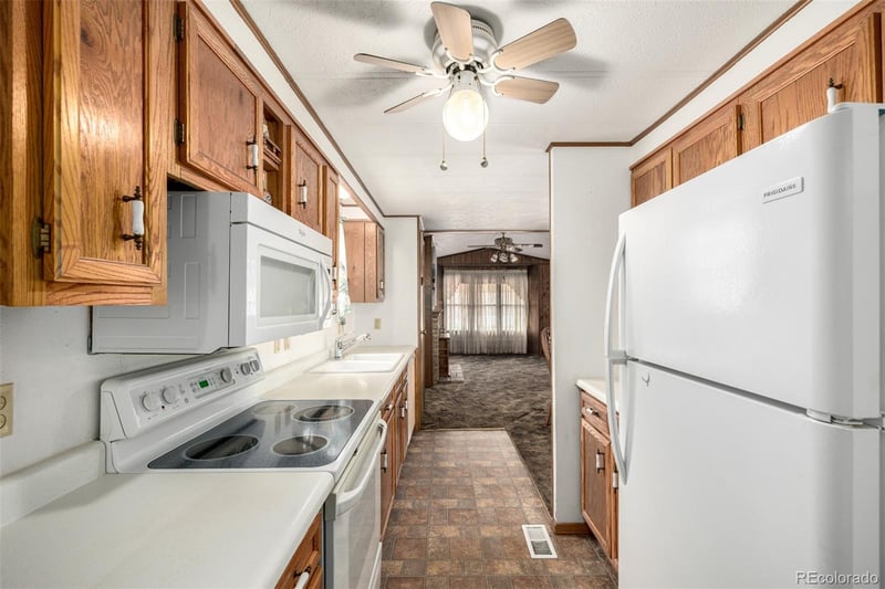 6705 S Santa Fe Dr Lot 91, Littleton, CO 80120