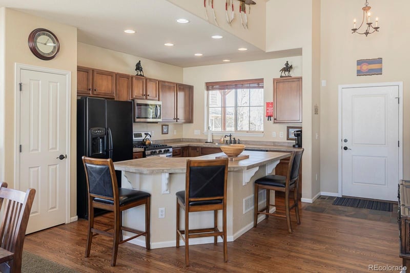 101 Saddle Horn Ct, Granby, CO 80446