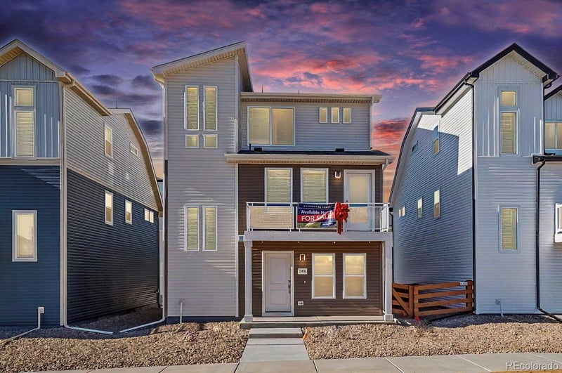 46553 Avery Ln, Bennett, CO 80102