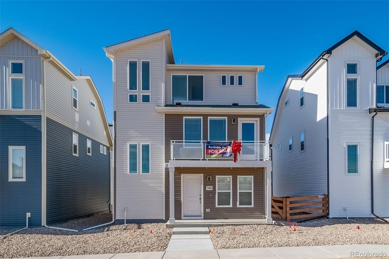 46553 Avery Ln, Bennett, CO 80102