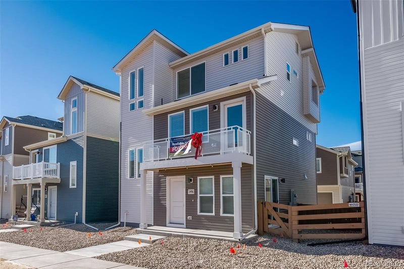 46553 Avery Ln, Bennett, CO 80102