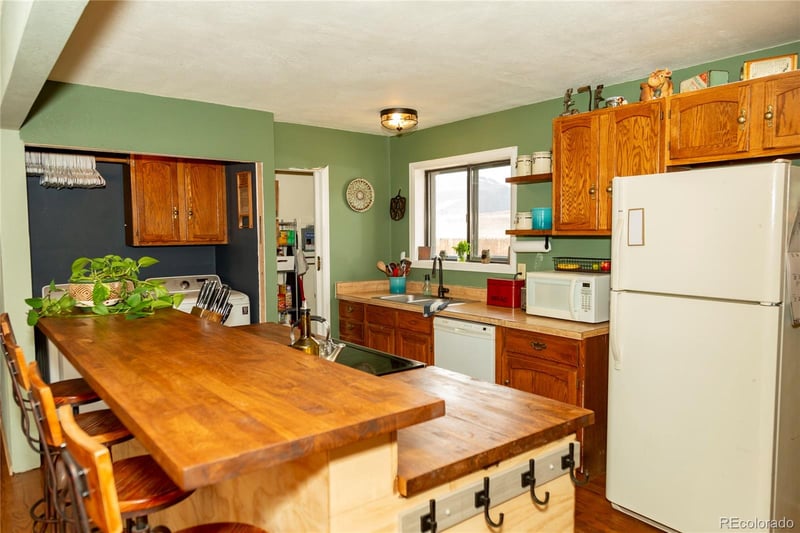 323 Holy Moses Dr, Creede, CO 81130