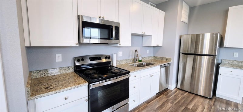 359 S 4th Ct, Deer Trail, CO 80105