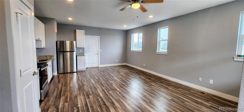 359 S 4th Ct, Deer Trail, CO 80105