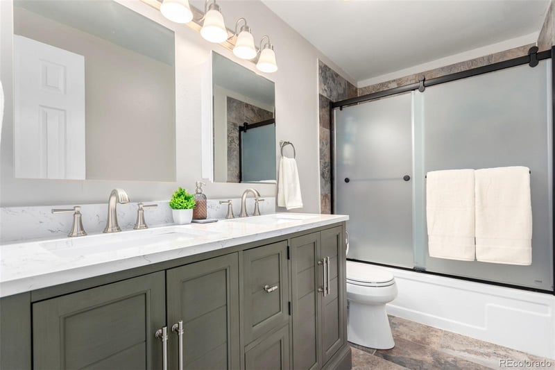 5833 S Pearl St, Centennial, CO 80121