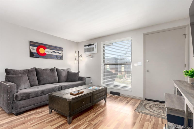 5833 S Pearl St, Centennial, CO 80121