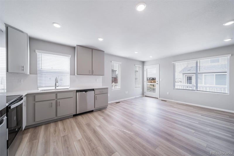 46570 Avery Ln, Bennett, CO 80102