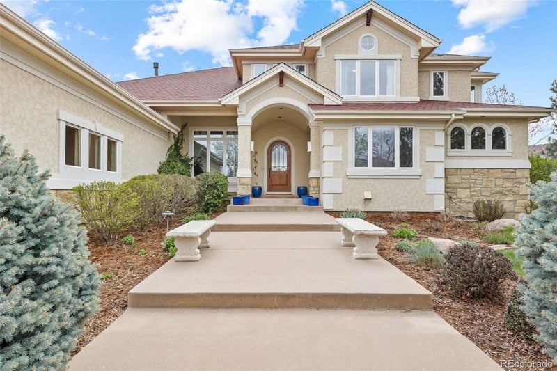16 Blue Heron Dr, Thornton, CO 80241