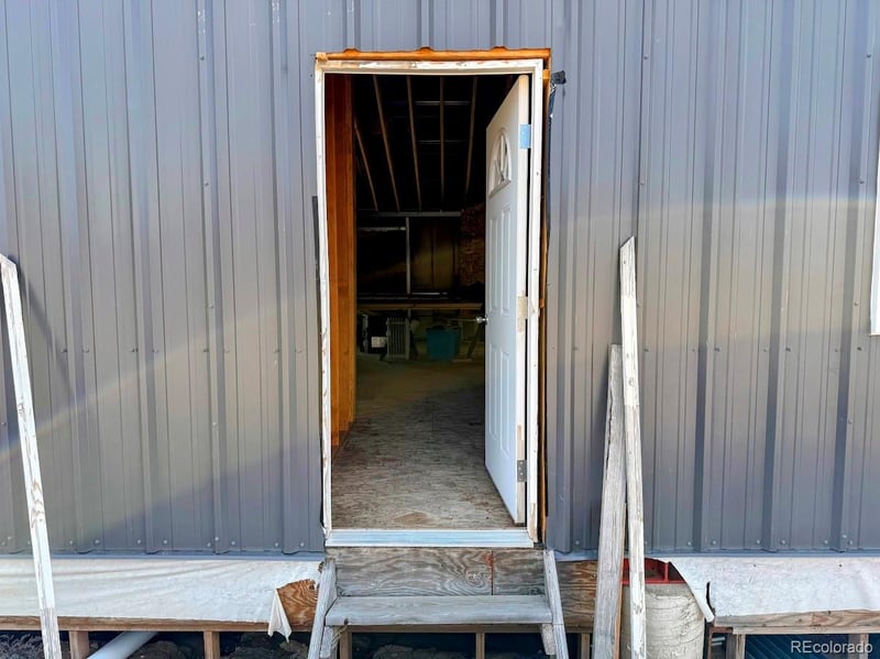 457 Caracara Ln, Jefferson, CO 80456