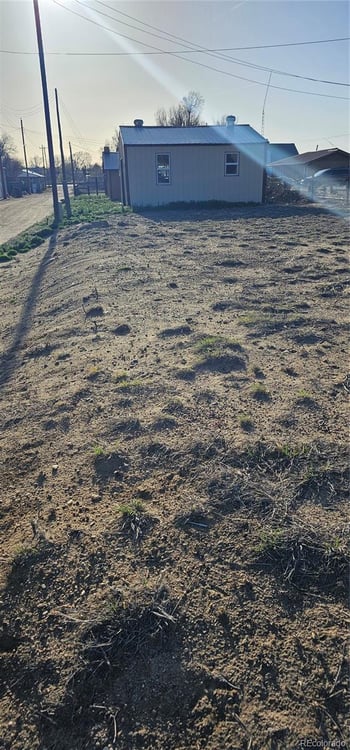 205 4th Ave, Kit Carson, CO 80825