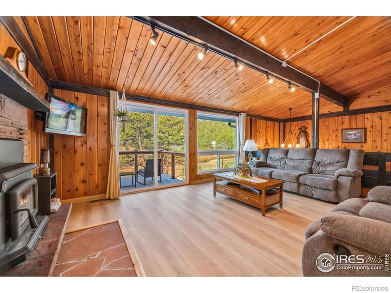 712 Aspen Dr, Lyons, CO 80540